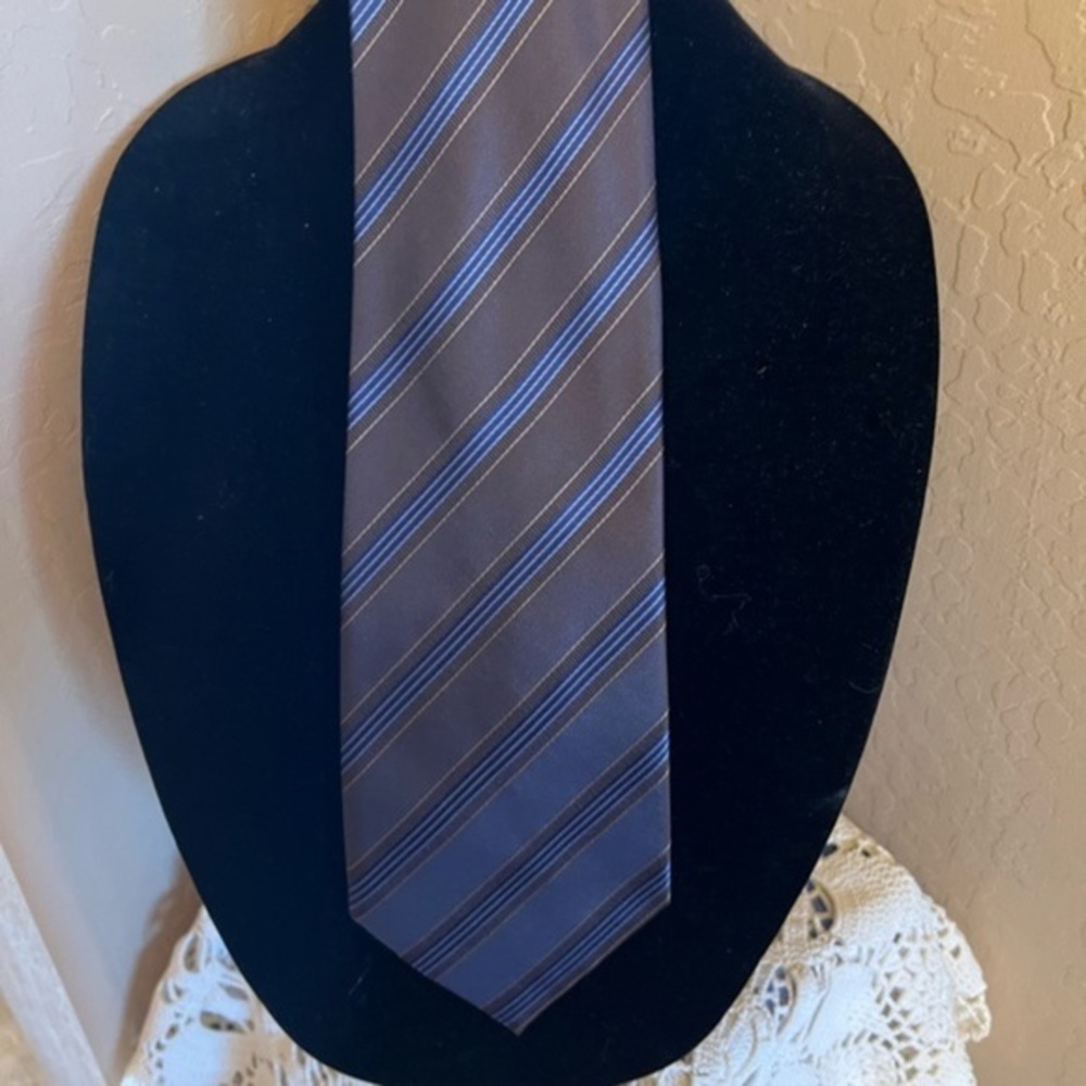 Kenneth Cole New York Silk Stripe Necktie